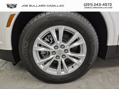 New 2026 Cadillac XT5 Luxury image 8