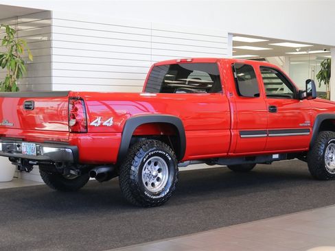Used 2006 Chevrolet Silverado 2500 LT w/ Heavy-Duty Power Package image 7
