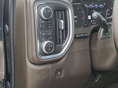 Used 2022 GMC Sierra 2500 Denali w/ Denali Ultimate Package image 18