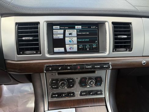 Used 2014 Jaguar XF 3.0 AWD/4WD image 44