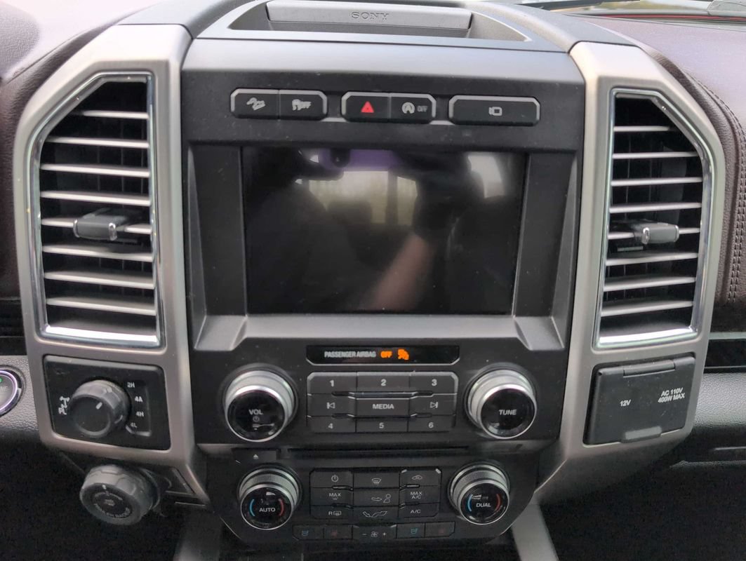 Used 2017 Ford F150 Platinum w/ Equipment Group 701A Luxury AWD/4WD image 14