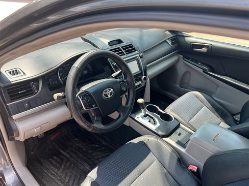 Used 2012 Toyota Camry LE FWD image 10