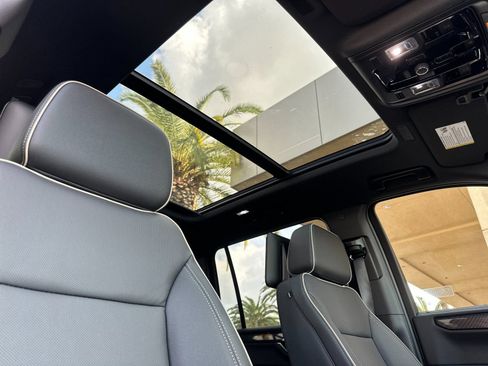 New 2026 GMC Yukon XL Elevation w/ Elevation Premium Package image 18