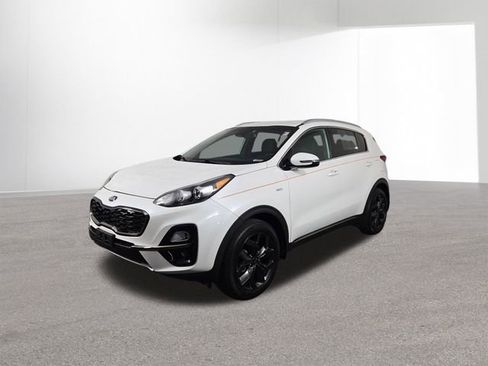Certified 2020 Kia Sportage S image 2