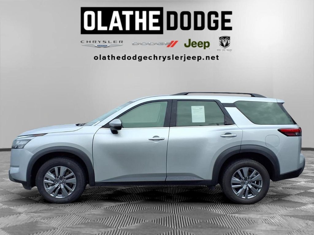 Used 2025 Nissan Pathfinder SV AWD/4WD image 27