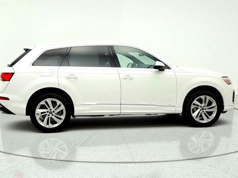 Used 2025 Audi Q7 3.0T Premium Plus AWD/4WD image 4