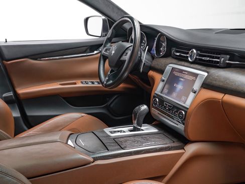 Used 2014 Maserati Quattroporte GTS RWD image 39