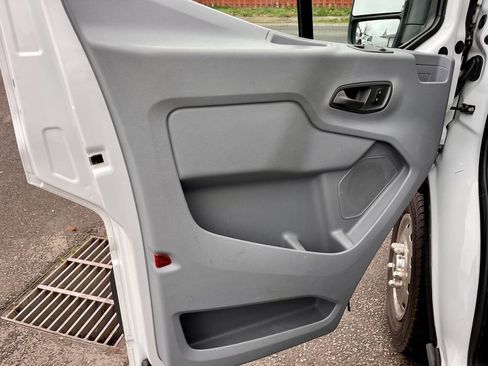 Used 2018 Ford Transit 250 148 Medium Roof image 14