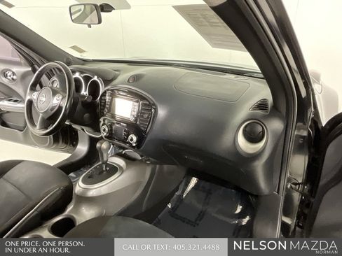 Used 2015 Nissan Juke SV w/ Technology Package image 31