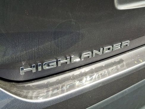 Used 2022 Toyota Highlander L AWD/4WD image 32