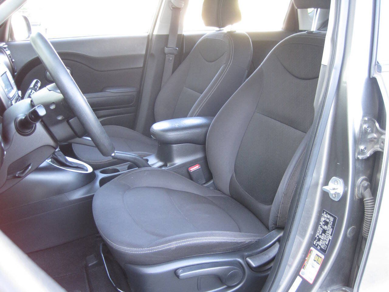 Used 2019 Kia Soul FWD image 17