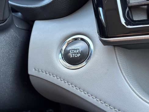 Used 2023 Toyota Highlander Limited image 34