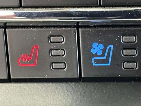 Used 2024 Ford F350 Lariat w/ FX4 Off-Road Package image 19