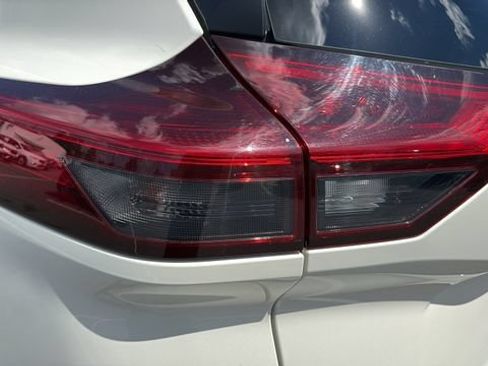 Used 2023 Nissan Rogue SV AWD/4WD image 11