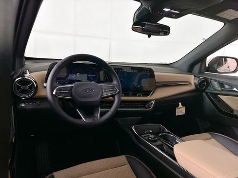 New 2026 Chevrolet Equinox ACTIV AWD/4WD image 23