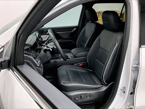 Used 2025 GMC Acadia Denali w/ Super Cruise Package FWD image 31