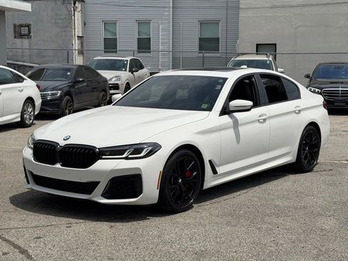 Used 2023 BMW 540i xDrive w/ M Sport Package AWD/4WD image 3