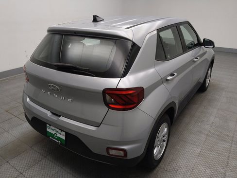Used 2021 Hyundai Venue SE FWD image 9