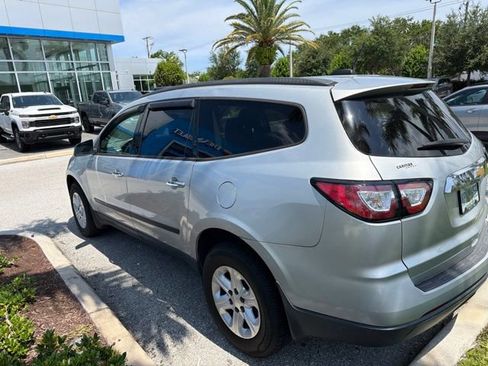 Used 2016 Chevrolet Traverse LS FWD image 4