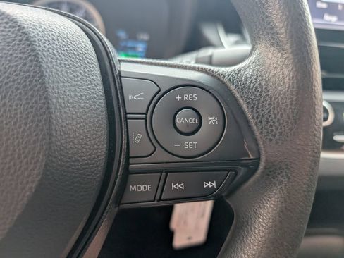Used 2020 Toyota Corolla LE FWD image 16