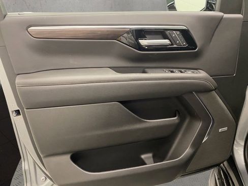 New 2026 Chevrolet Suburban Premier image 29