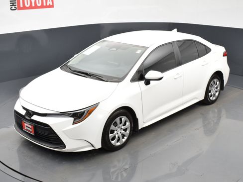 Used 2025 Toyota Corolla LE image 23