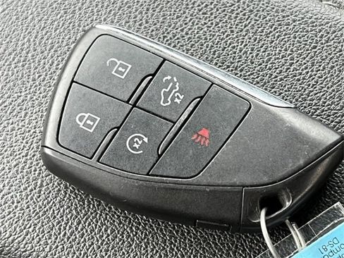 Used 2022 GMC Sierra 1500 Elevation image 34