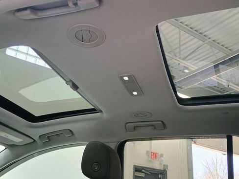 Used 2021 GMC Acadia SLE w/ Driver Convenience Package AWD/4WD image 23