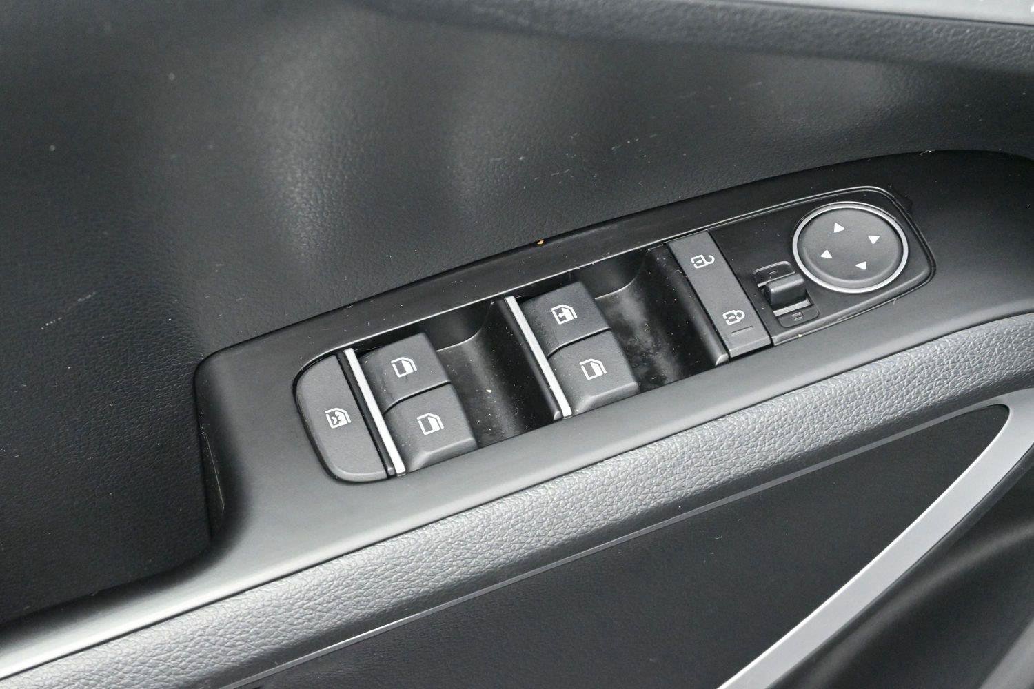 Used 2025 Kia Soul LX FWD image 11
