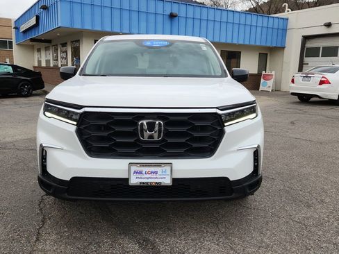 Used 2023 Honda Pilot LX image 6