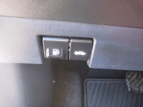 Used 2023 Nissan Kicks SV FWD image 15