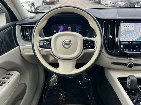 Used 2023 Volvo XC60 T8 Plus image 16