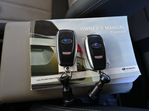 Used 2020 Subaru Forester Premium image 35