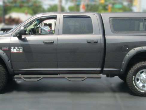Used 2018 RAM 2500 Tradesman w/ Chrome Appearance Group AWD/4WD image 5