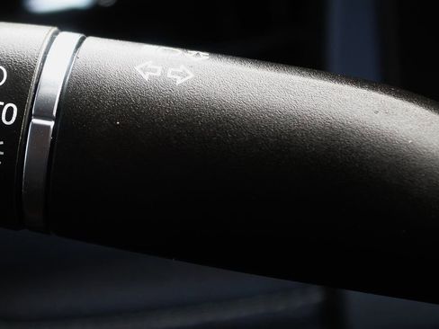 Used 2023 GMC Acadia SLE w/ Driver Convenience Package image 26