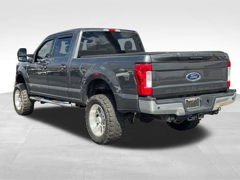 Used 2019 Ford F250 XLT w/ XLT Value Package image 4
