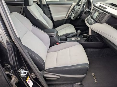 Used 2017 Toyota RAV4 XLE AWD/4WD image 29