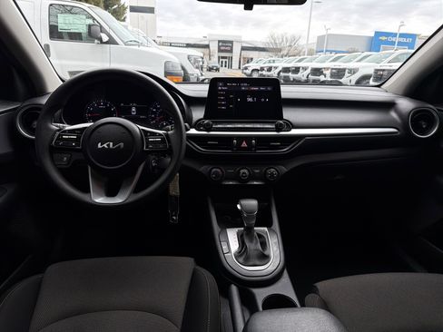 Used 2022 Kia Forte LXS w/ LXS Technology Package image 27