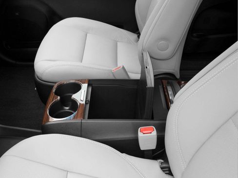 Used 2017 Toyota Sienna XLE w/ XLE Navigation Package FWD image 9