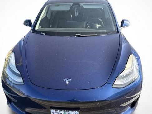 Used 2019 Tesla Model 3 Mid Range RWD image 2