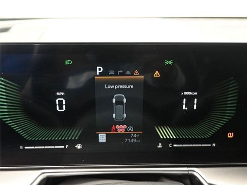 Used 2025 Kia Sorento S image 5