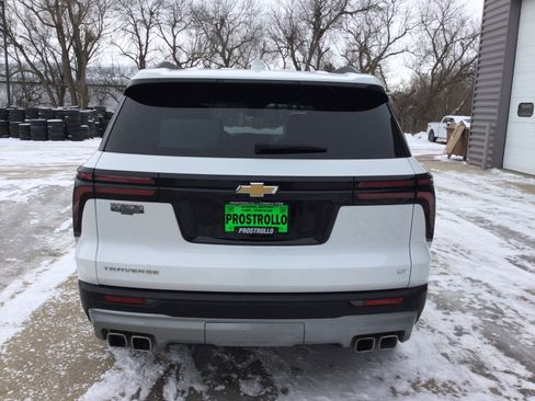 Used 2024 Chevrolet Traverse LT w/ Trailering Package image 4