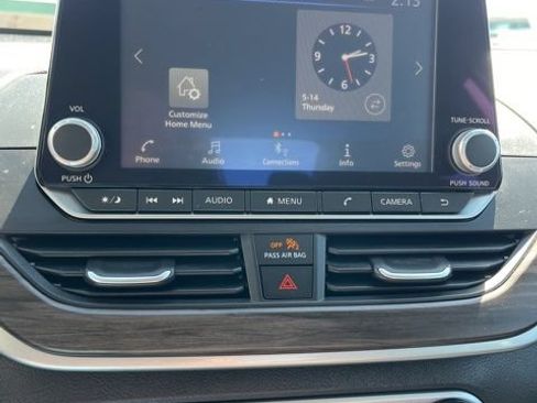 Used 2025 Nissan Altima 2.5 SV FWD image 33