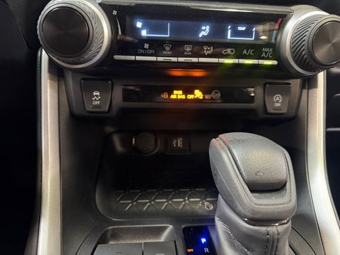 Certified 2025 Toyota RAV4 LE AWD/4WD image 12