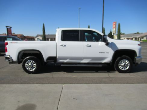 Used 2024 Chevrolet Silverado 2500 LT image 5