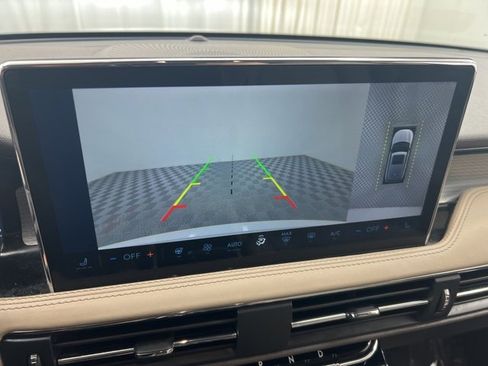 Certified 2023 Lincoln Corsair AWD w/ Equipment Group 101A image 18