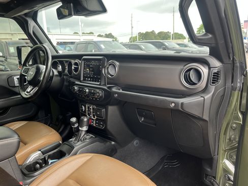 Used 2021 Jeep Gladiator Rubicon AWD/4WD image 18