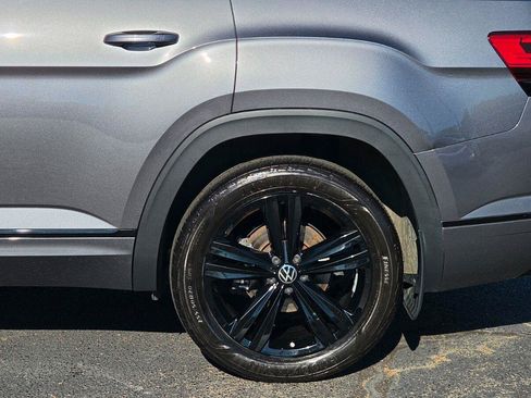 Certified 2023 Volkswagen Atlas SEL R-Line AWD/4WD image 14