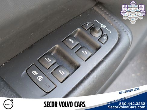 Certified 2023 Volvo XC60 B5 Plus AWD/4WD image 19