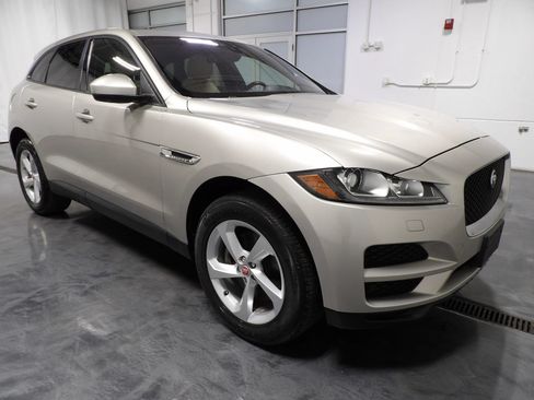 Used 2017 Jaguar F-PACE Premium AWD/4WD image 2